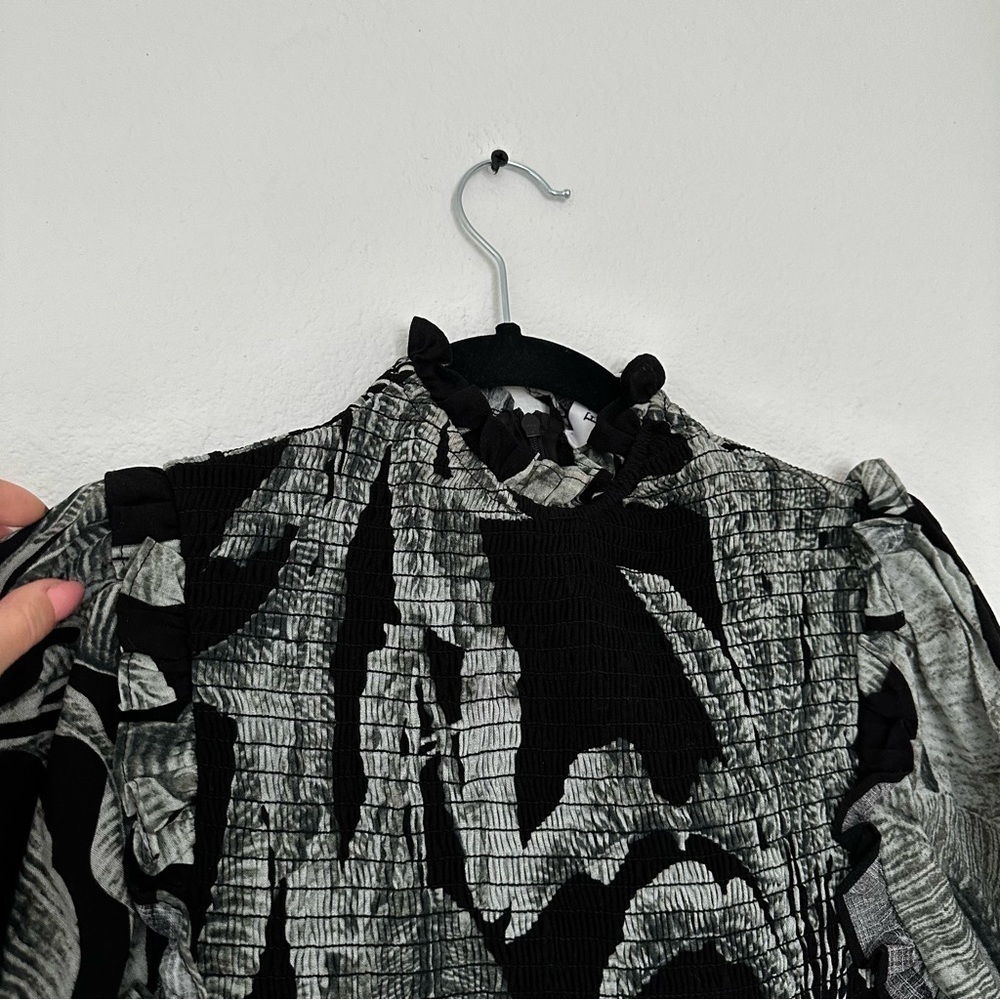 Elliott Los Smocked Mini Dress Mock Neck Black Palm Print Size Small Women’s - Picture 5 of 13